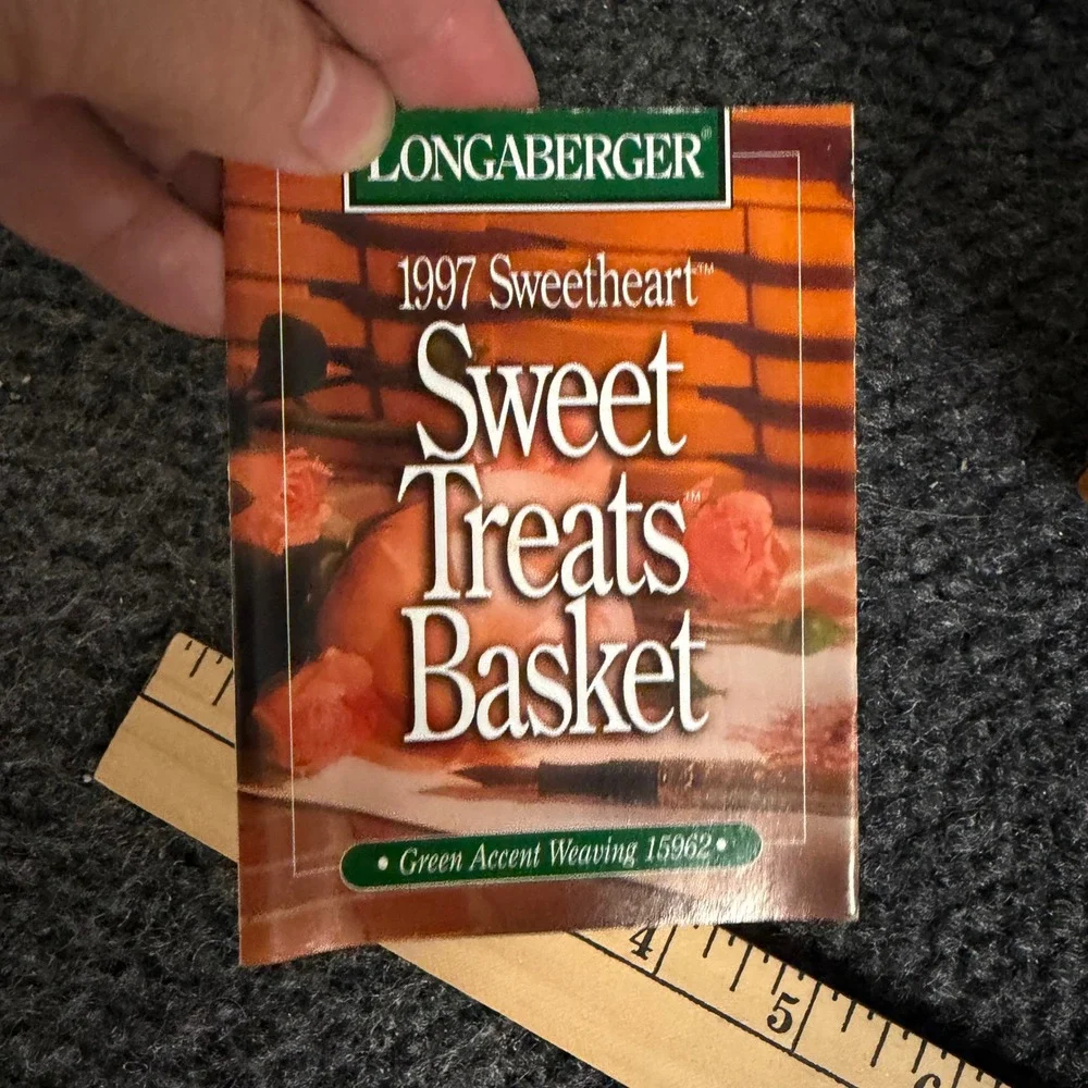 Longaberger 1997 Sweetheart Sweet Treats Basket Green Accent Liner Protector